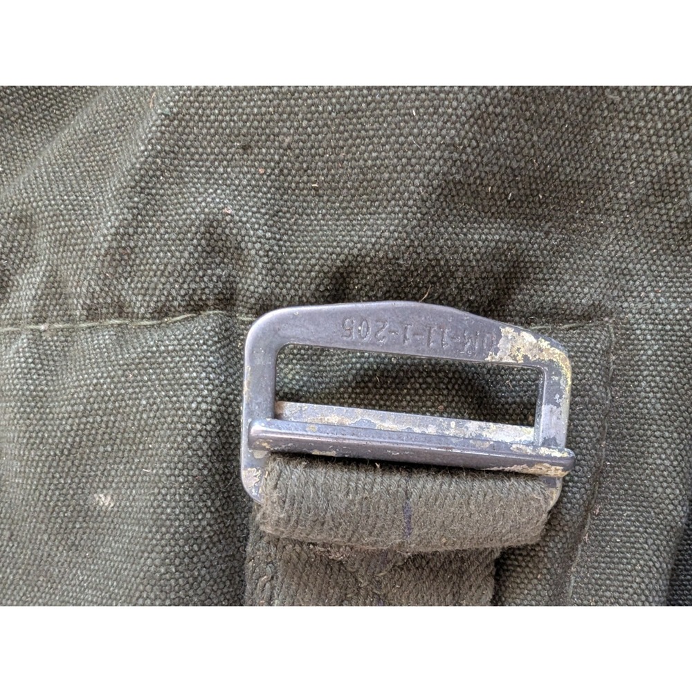 Vietnam Era US Army Airborne Parachutist's Equipment Pack‎ - Picture 9 of 16